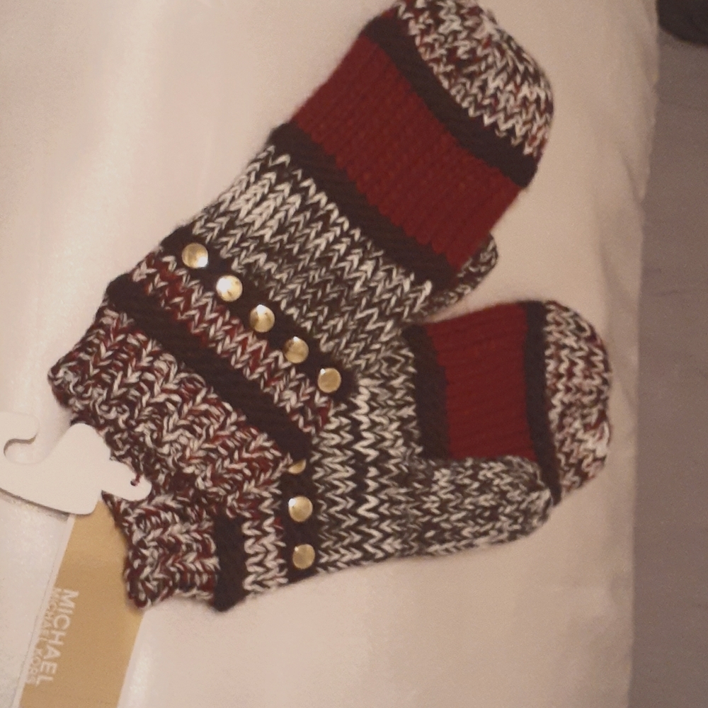 NWT Burgundy Michael Kors Mittens OS